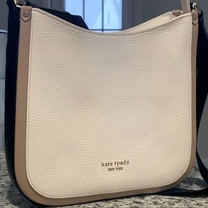 Kate Spade medium roulette brand new!